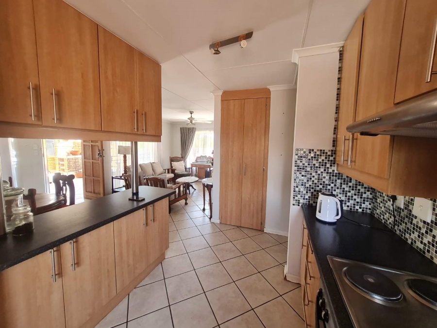 2 Bedroom Property for Sale in Eldoraigne Gauteng