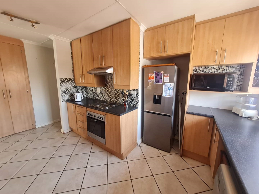 2 Bedroom Property for Sale in Eldoraigne Gauteng