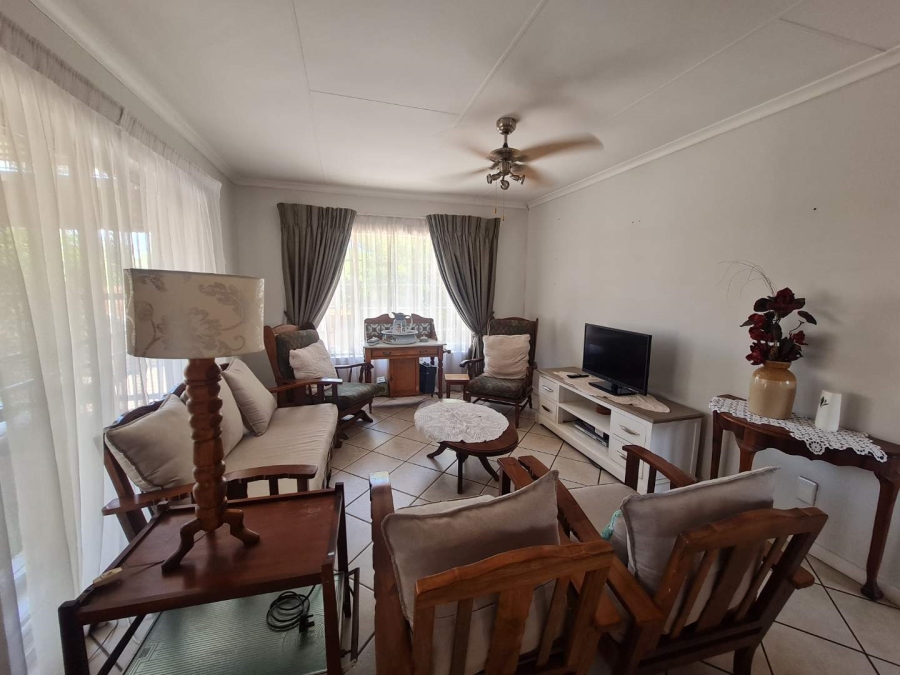 2 Bedroom Property for Sale in Eldoraigne Gauteng