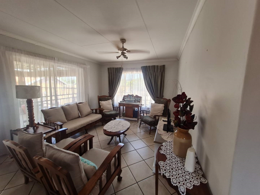 2 Bedroom Property for Sale in Eldoraigne Gauteng