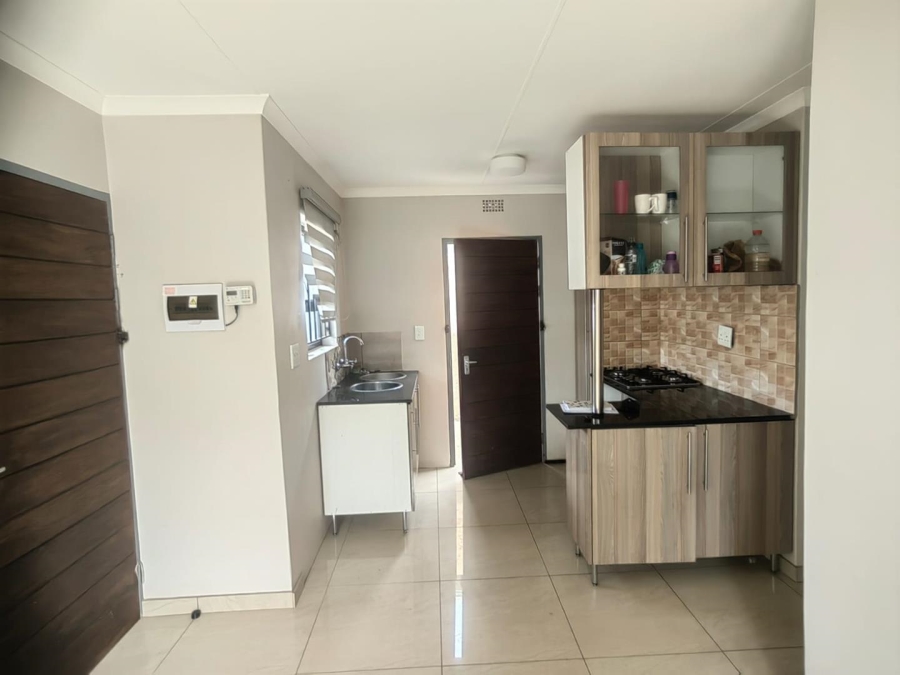 3 Bedroom Property for Sale in Clayville Gauteng