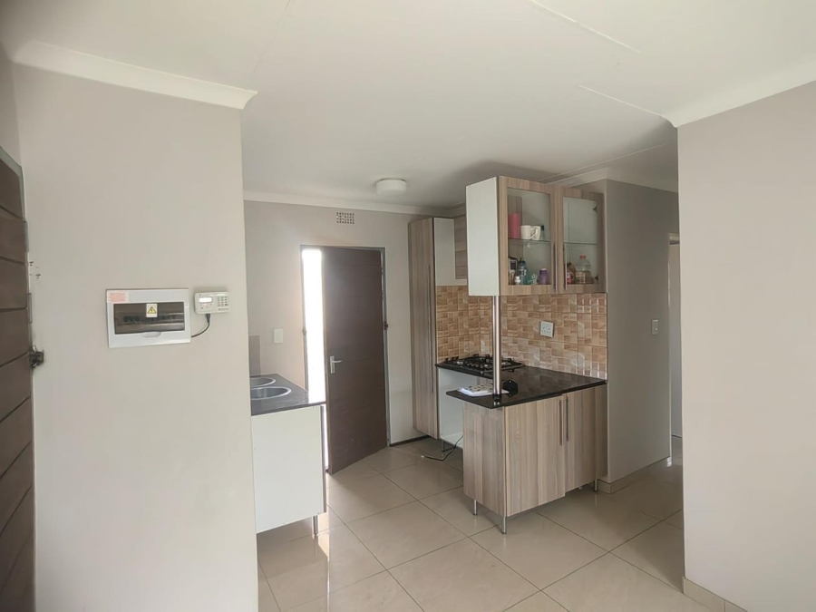 3 Bedroom Property for Sale in Clayville Gauteng