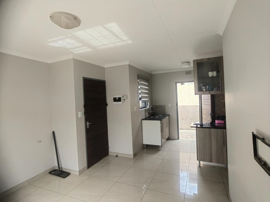 3 Bedroom Property for Sale in Clayville Gauteng