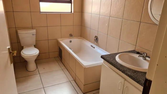 2 Bedroom Property for Sale in North Riding Gauteng