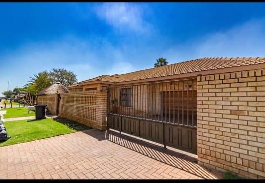 3 Bedroom Property for Sale in Palm Ridge Gauteng