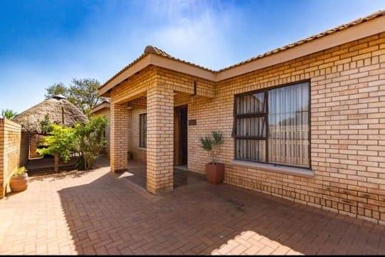 3 Bedroom Property for Sale in Palm Ridge Gauteng