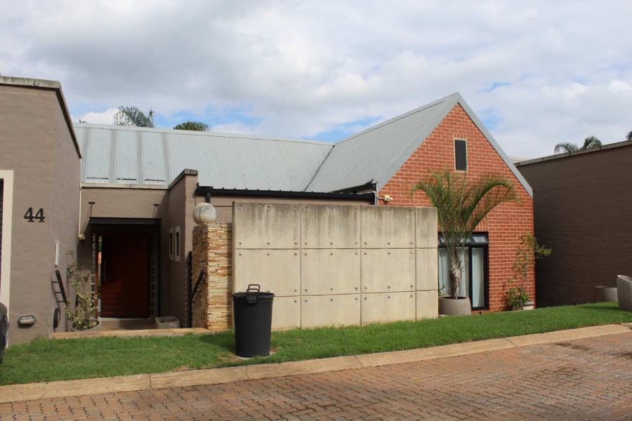 2 Bedroom Property for Sale in North Riding Gauteng