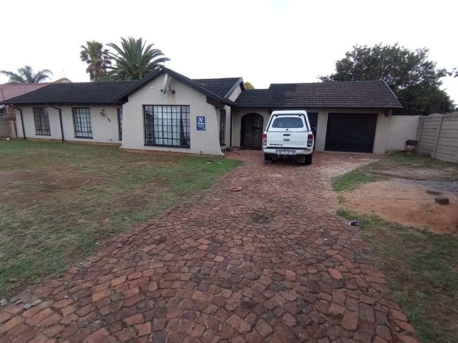 To Let 3 Bedroom Property for Rent in Terenure Gauteng