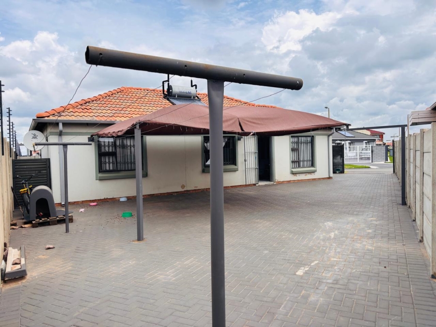 To Let 3 Bedroom Property for Rent in Leopard