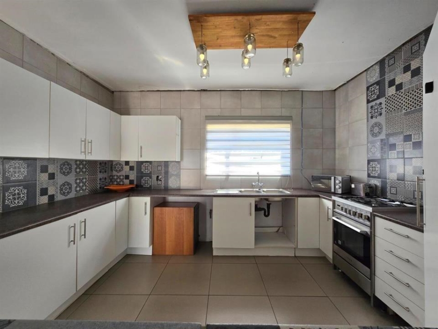 3 Bedroom Property for Sale in General Albertspark Gauteng