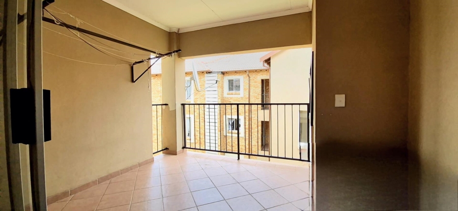 To Let 2 Bedroom Property for Rent in North Riding Gauteng