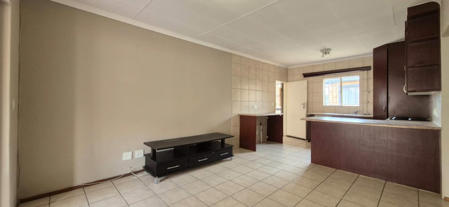 To Let 2 Bedroom Property for Rent in North Riding Gauteng