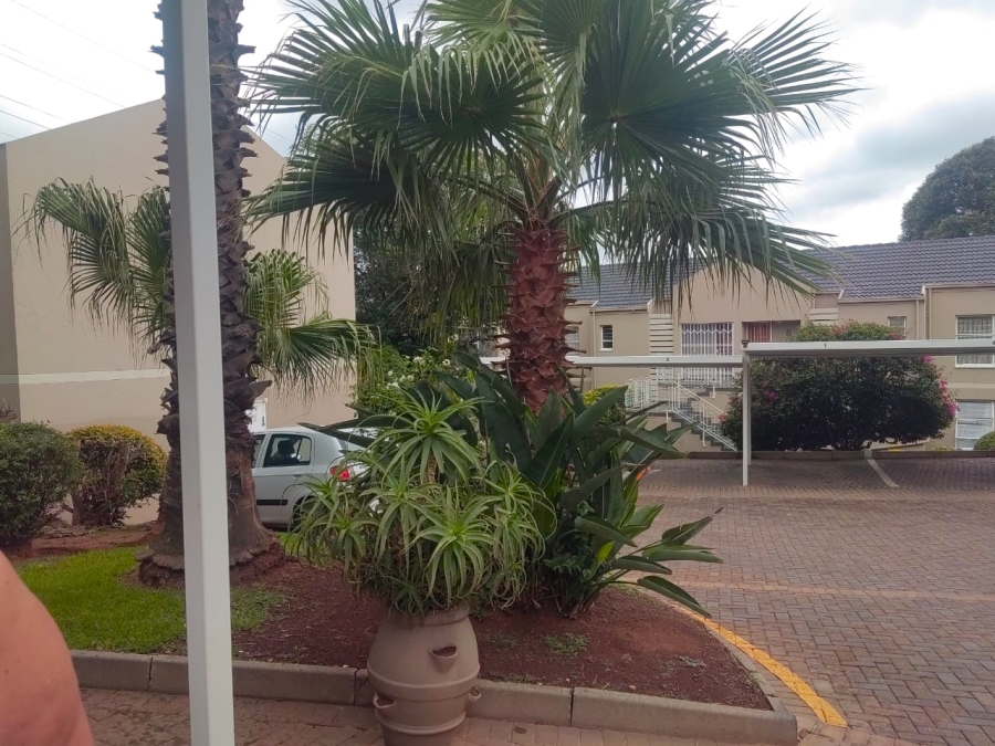 To Let 2 Bedroom Property for Rent in Bedfordview Gauteng