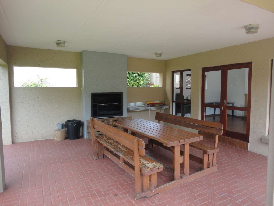 2 Bedroom Property for Sale in Magaliessig Gauteng