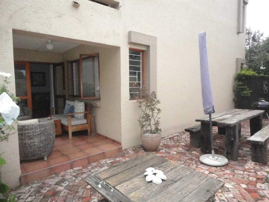 2 Bedroom Property for Sale in Magaliessig Gauteng