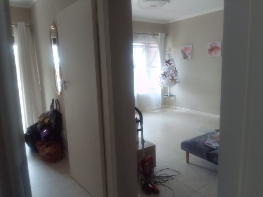 To Let 1 Bedroom Property for Rent in Noordhang Gauteng