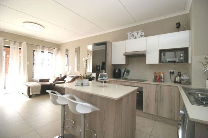 1 Bedroom Property for Sale in Noordhang Gauteng