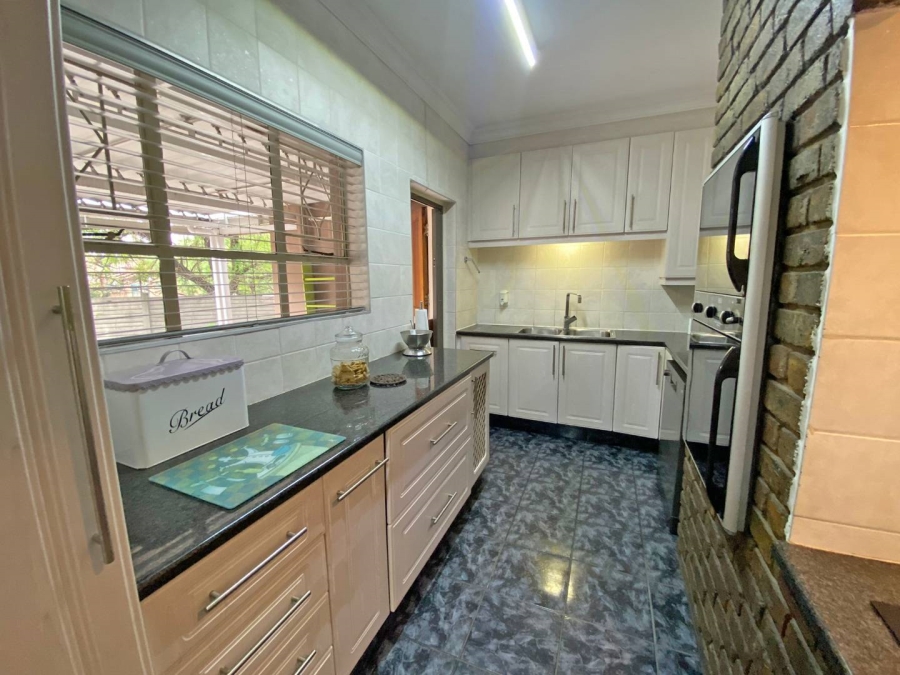 3 Bedroom Property for Sale in Brackenhurst Gauteng