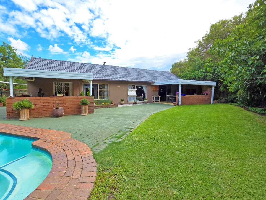 3 Bedroom Property for Sale in Brackenhurst Gauteng