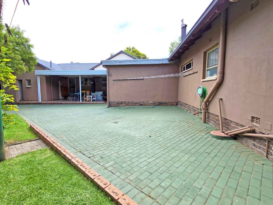 3 Bedroom Property for Sale in Brackenhurst Gauteng