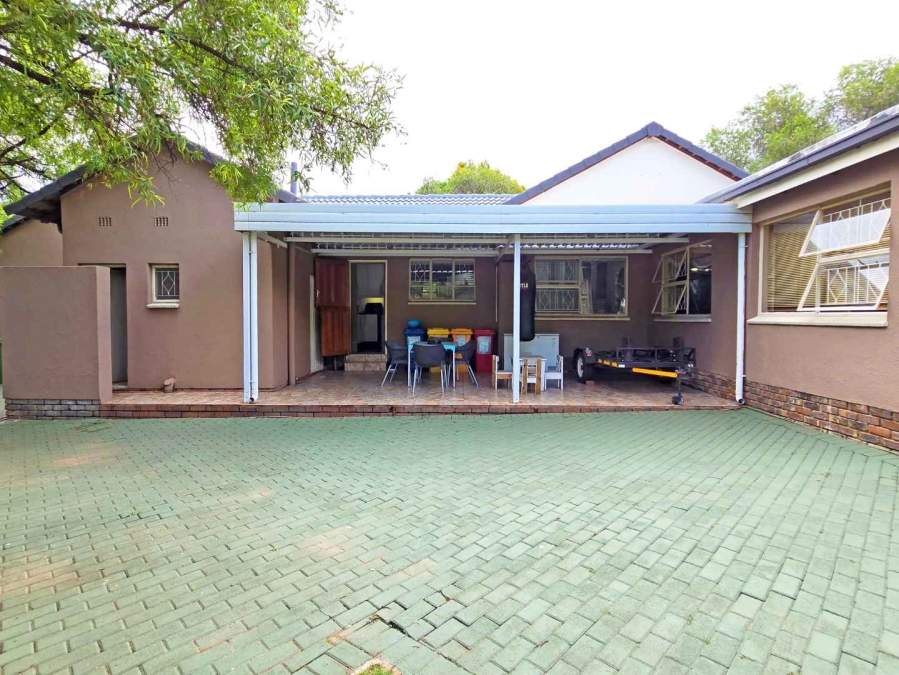 3 Bedroom Property for Sale in Brackenhurst Gauteng