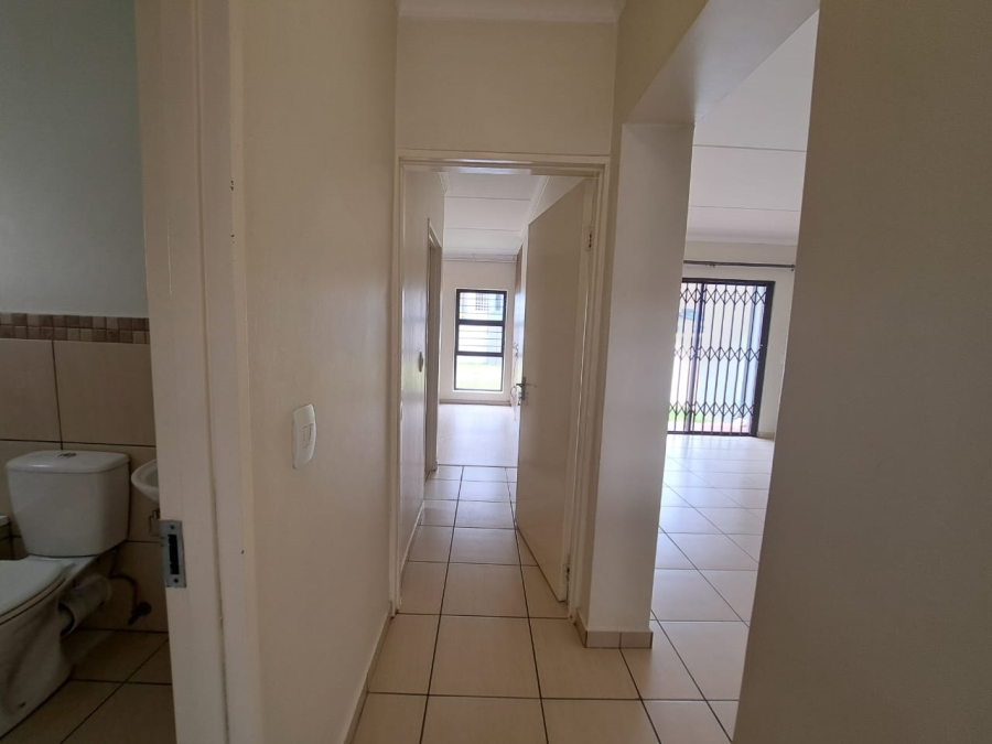 To Let 2 Bedroom Property for Rent in Barbeque Downs Gauteng