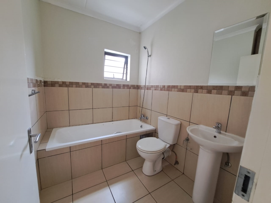 To Let 2 Bedroom Property for Rent in Barbeque Downs Gauteng