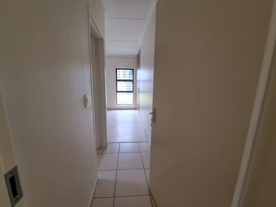 To Let 2 Bedroom Property for Rent in Barbeque Downs Gauteng