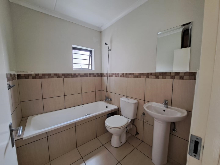 To Let 2 Bedroom Property for Rent in Barbeque Downs Gauteng