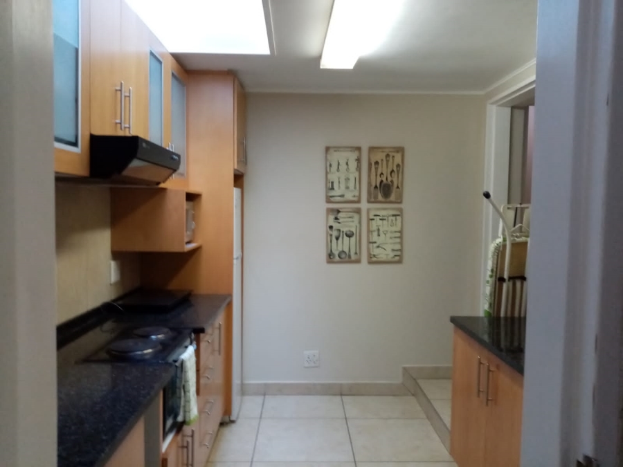 To Let 2 Bedroom Property for Rent in Linden Gauteng