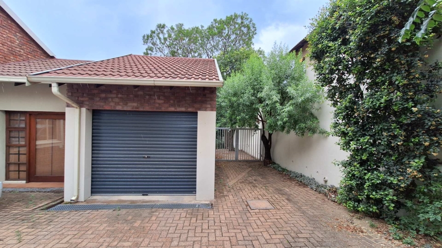 To Let 3 Bedroom Property for Rent in Ferndale Gauteng