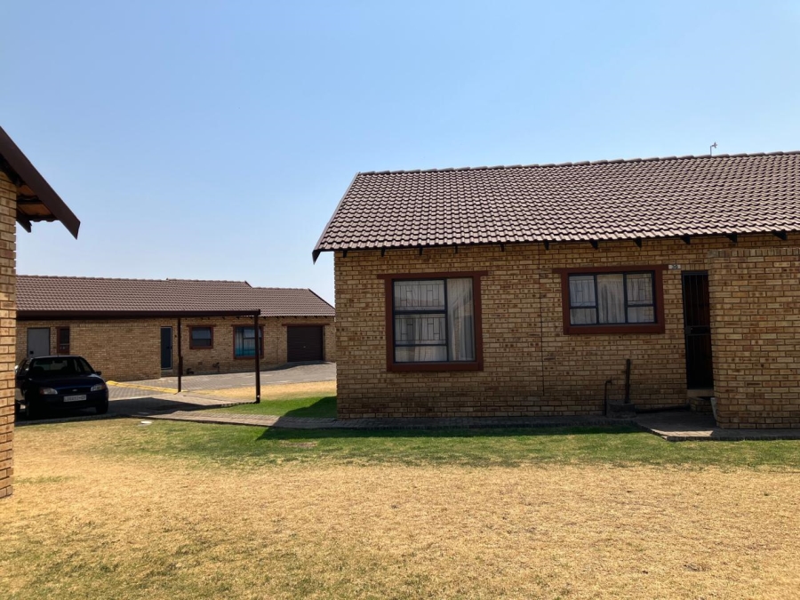 To Let 2 Bedroom Property for Rent in Riversdale Gauteng