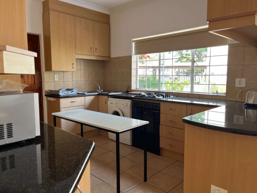 To Let 2 Bedroom Property for Rent in Emmarentia Gauteng