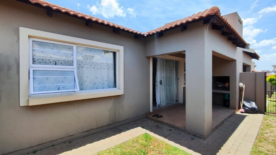 2 Bedroom Property for Sale in Rynfield A H Gauteng