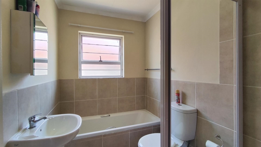 2 Bedroom Property for Sale in Rynfield A H Gauteng