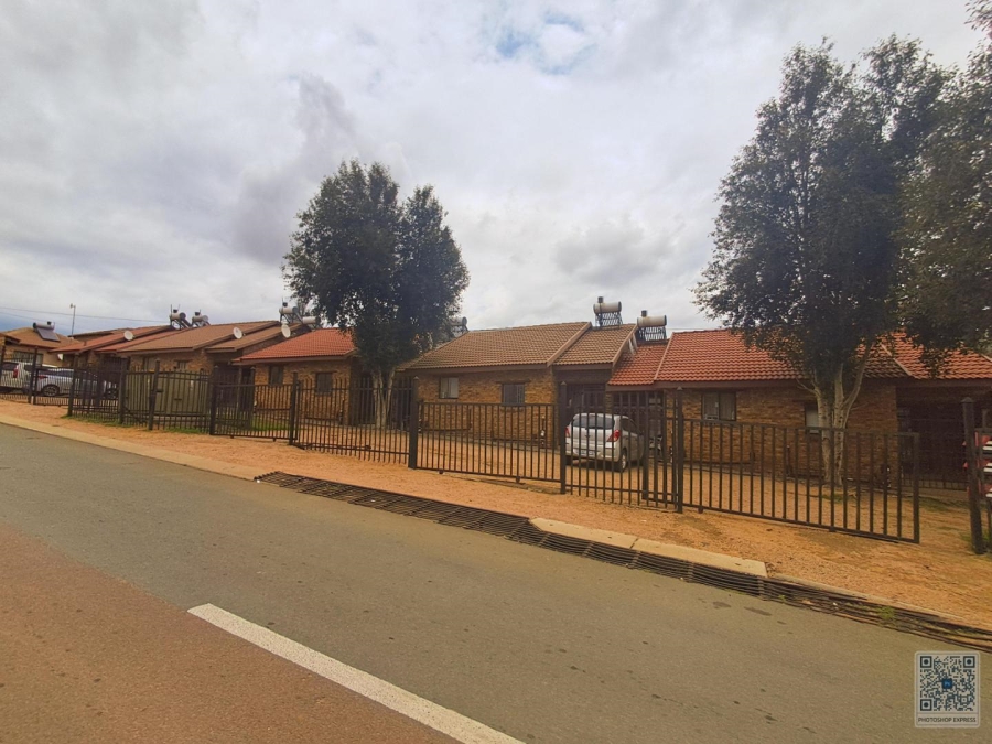 2 Bedroom Property for Sale in Olievenhoutbosch Gauteng