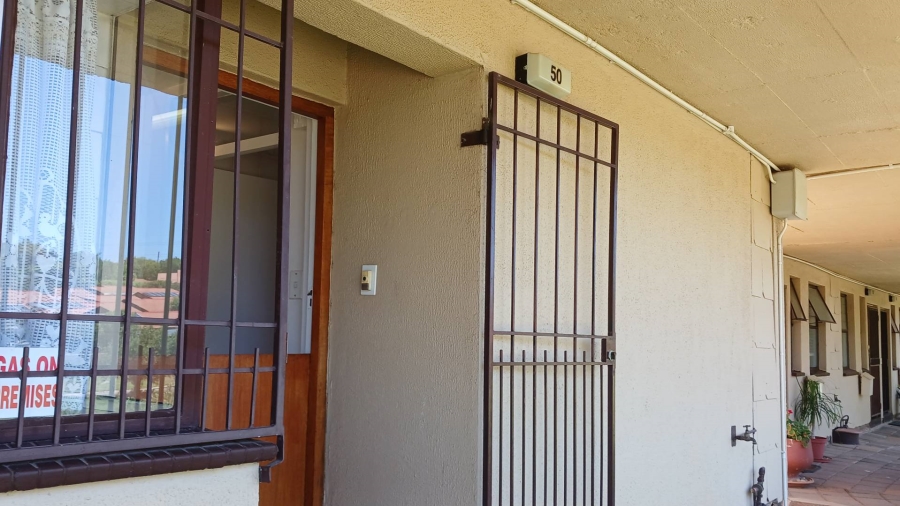 2 Bedroom Property for Sale in Sonneglans Gauteng