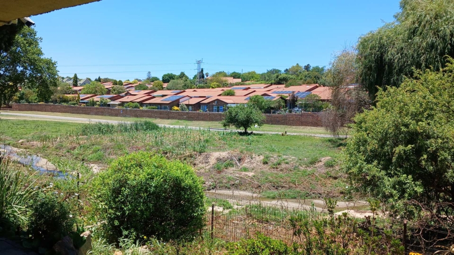 2 Bedroom Property for Sale in Sonneglans Gauteng