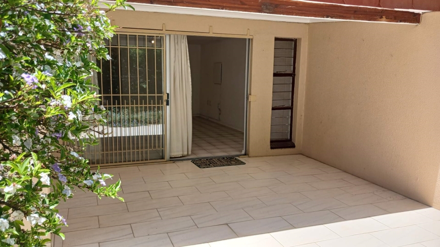 2 Bedroom Property for Sale in Sonneglans Gauteng