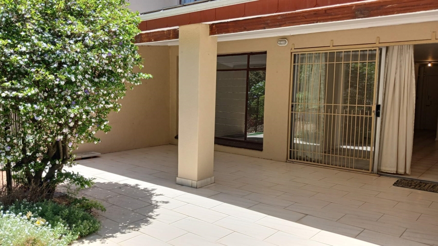 2 Bedroom Property for Sale in Sonneglans Gauteng