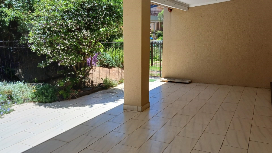 2 Bedroom Property for Sale in Sonneglans Gauteng