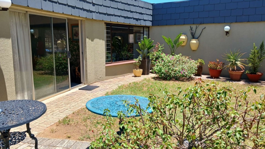 2 Bedroom Property for Sale in Sonneglans Gauteng