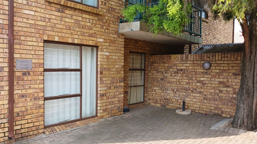 1 Bedroom Property for Sale in Linden Gauteng