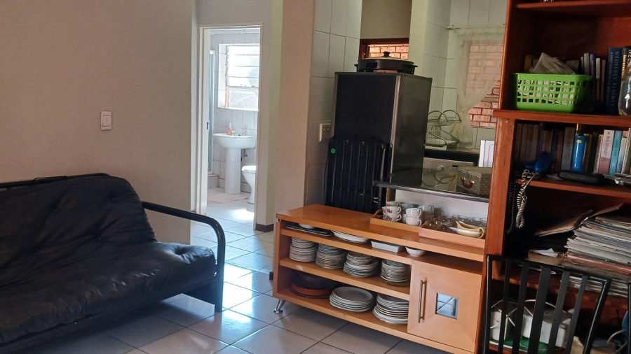 1 Bedroom Property for Sale in Linden Gauteng