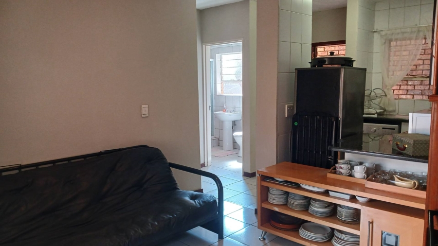 1 Bedroom Property for Sale in Linden Gauteng