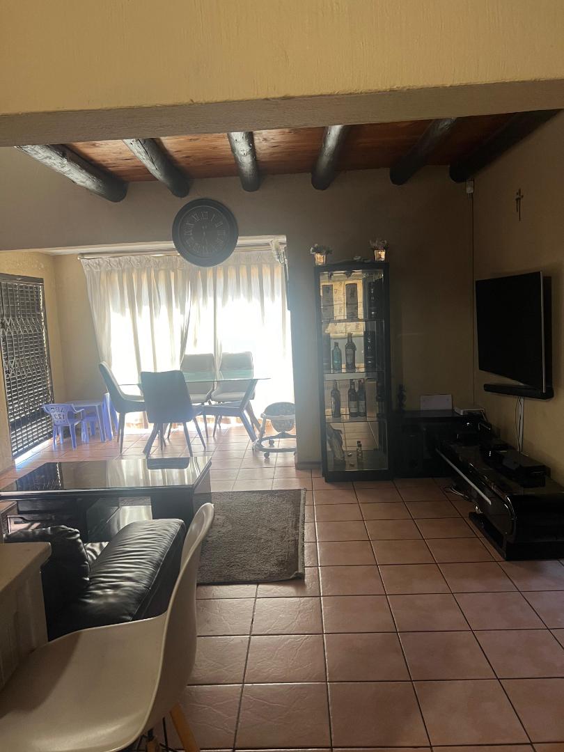 To Let 3 Bedroom Property for Rent in Buccleuch Gauteng