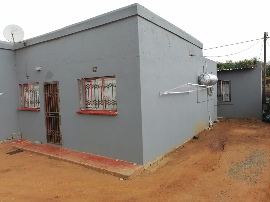 4 Bedroom Property for Sale in Tsakane Gauteng