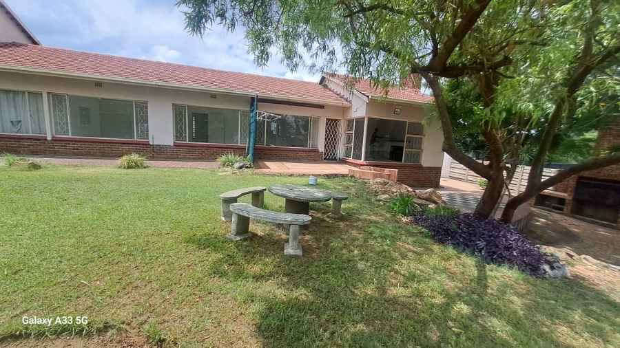 To Let 3 Bedroom Property for Rent in Buccleuch Gauteng