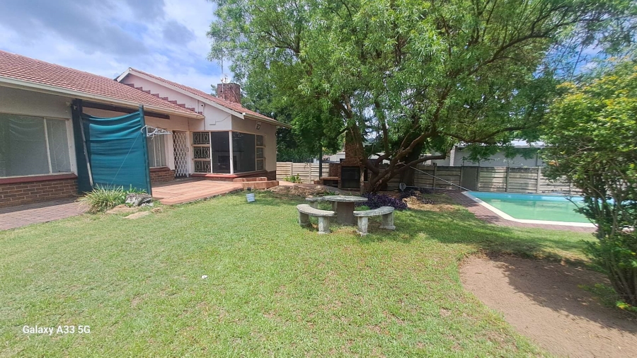 To Let 3 Bedroom Property for Rent in Buccleuch Gauteng