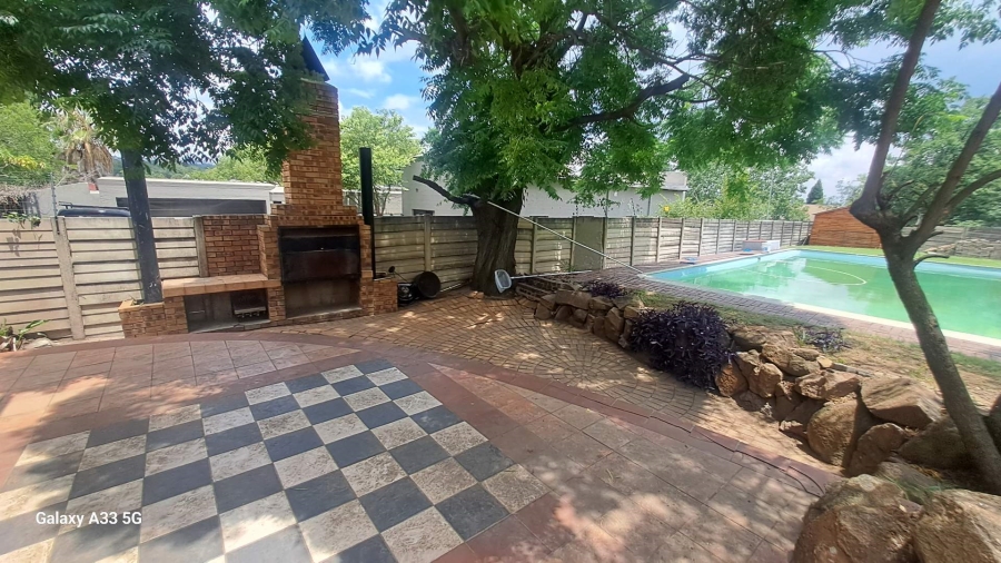 To Let 3 Bedroom Property for Rent in Buccleuch Gauteng